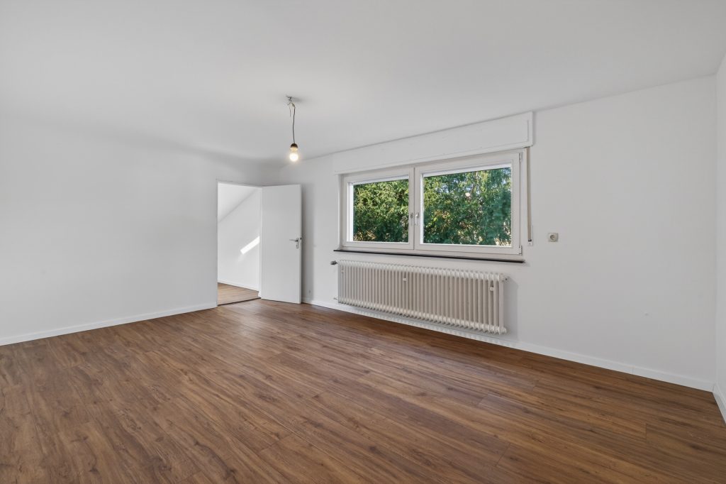 HUST Immobilien GmbH & Co. KG - Immobilienangebot - Karlsruhe / Durlach - Häuser - Einfamilienhaus mit separater, großer Einliegerwohnung im Grünen in Durlach