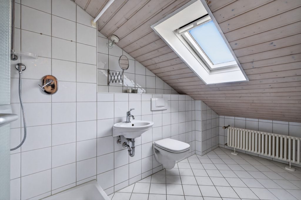 HUST Immobilien GmbH & Co. KG - Immobilienangebot - Karlsruhe / Durlach - Häuser - Einfamilienhaus mit separater, großer Einliegerwohnung im Grünen in Durlach