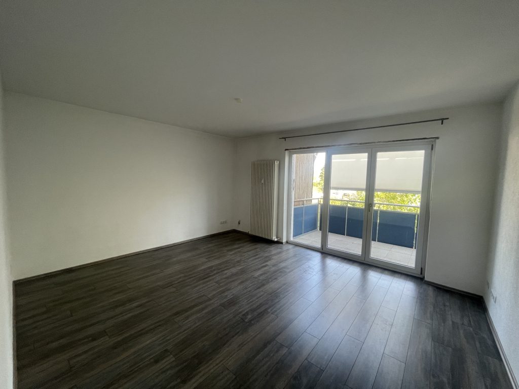 HUST Immobilien GmbH & Co. KG - Immobilienangebot - Karlsruhe - Wohnungen - Wohnen im Grünen: Helle 4-Zimmer-Wohnung mit Balkon und Einbauküche in Karlsruhe-Waldstadt