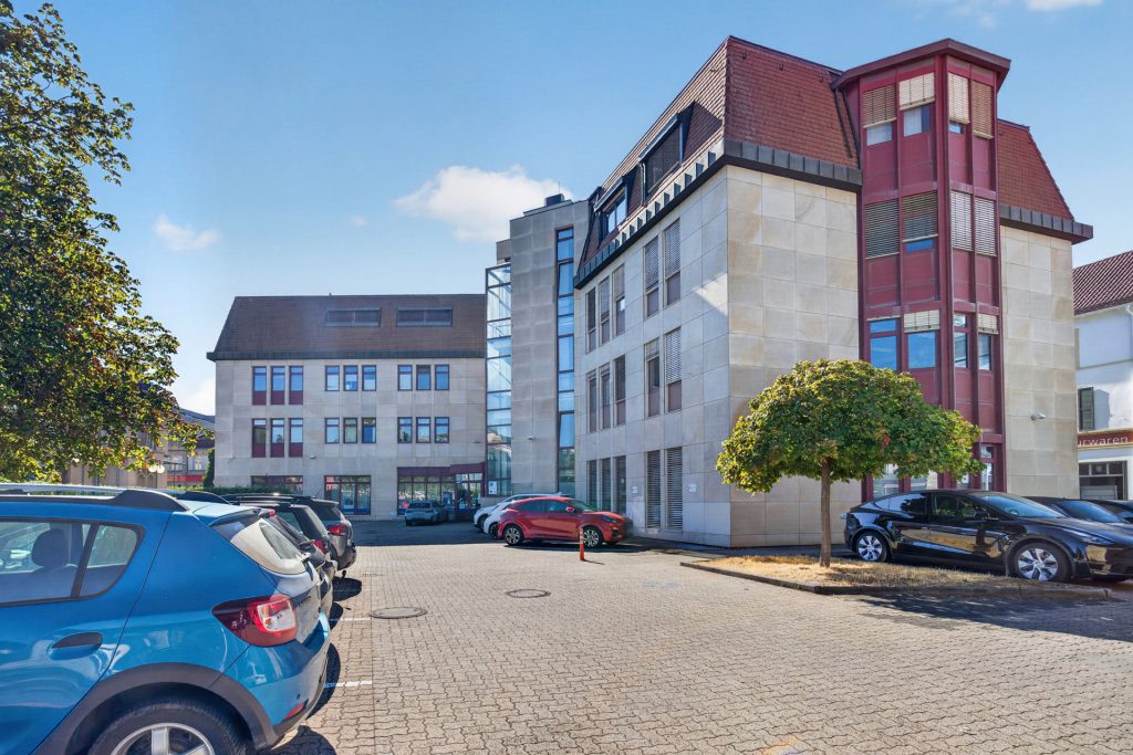 HUST Immobilien GmbH & Co. KG - Immobilienangebot - Neustadt an der Weinstraße - Häuser - Vollvermietetes Büro- und Geschäftshaus in Innenstadtlage von Neustadt a. d. Weinstraße
