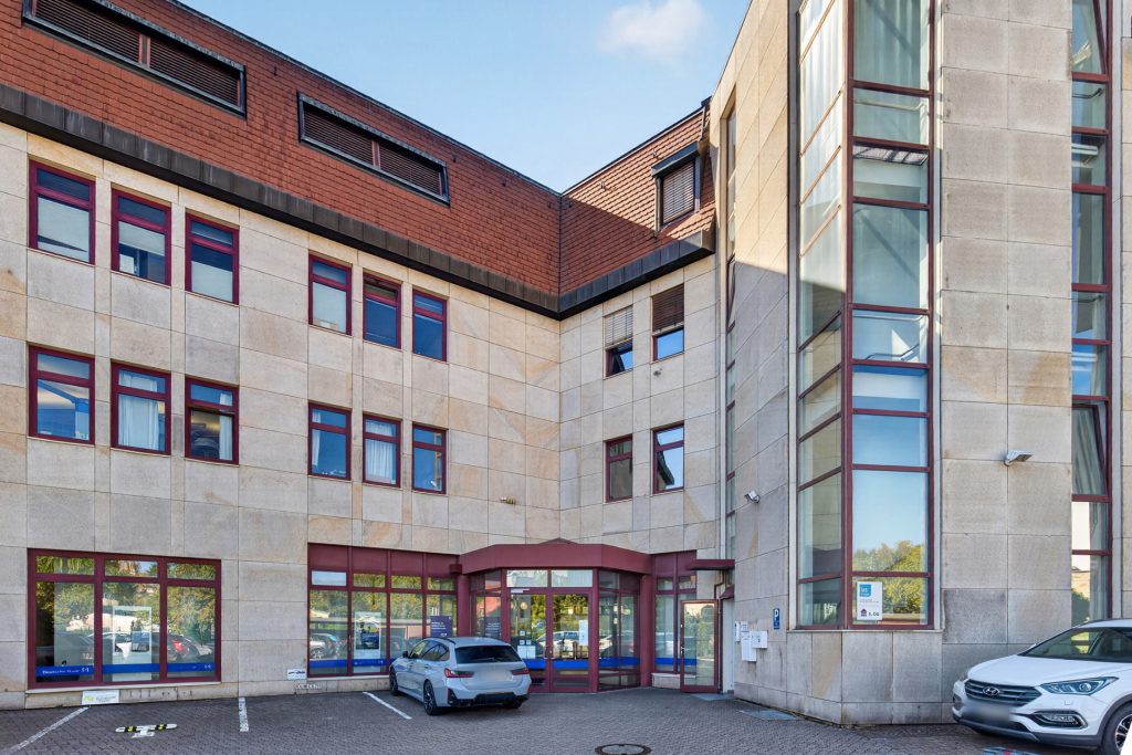 HUST Immobilien GmbH & Co. KG - Immobilienangebot - Neustadt an der Weinstraße - Häuser - Vollvermietetes Büro- und Geschäftshaus in Innenstadtlage von Neustadt a. d. Weinstraße