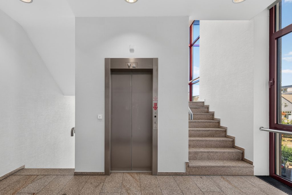 HUST Immobilien GmbH & Co. KG - Immobilienangebot - Neustadt an der Weinstraße - Häuser - Vollvermietetes Büro- und Geschäftshaus in Innenstadtlage von Neustadt a. d. Weinstraße