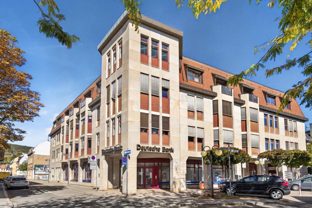 HUST Immobilien GmbH & Co. KG - Immobilienangebot - Neustadt an der Weinstraße - Häuser - Vollvermietetes Büro- und Geschäftshaus in Innenstadtlage von Neustadt a. d. Weinstraße