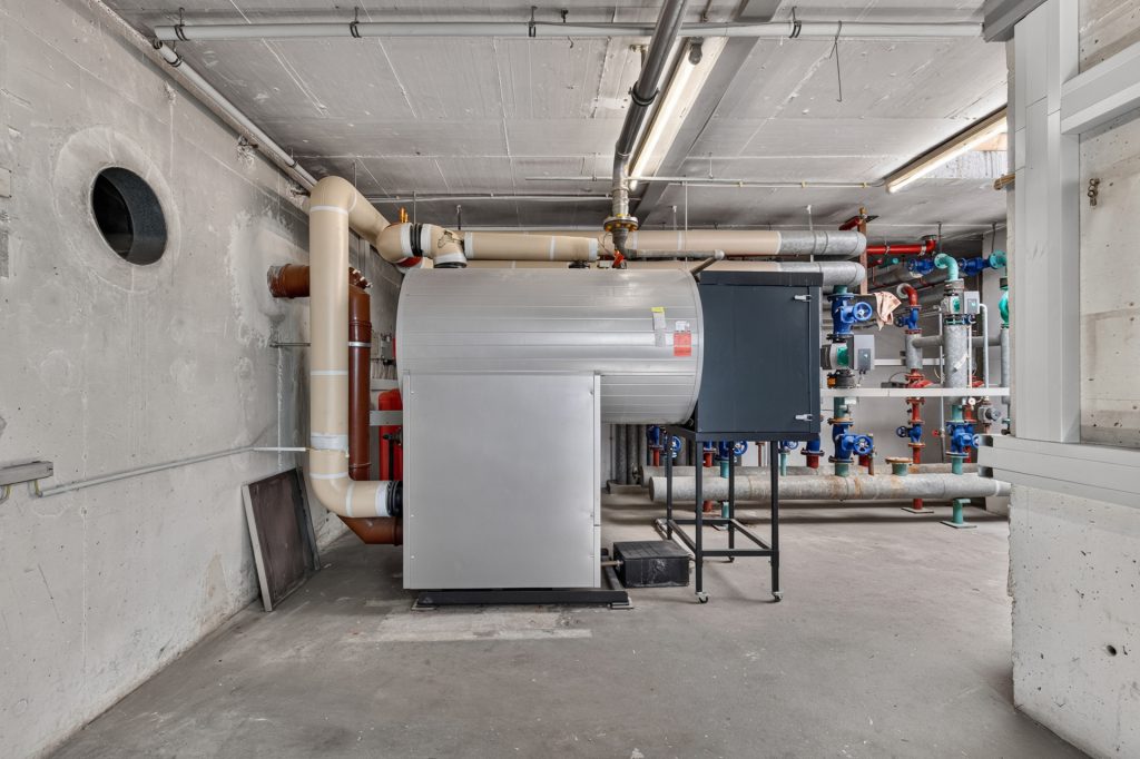 HUST Immobilien GmbH & Co. KG - Immobilienangebot - Neustadt an der Weinstraße - Häuser - Büro- und Geschäftshaus mit Mietern der öffentlichen Hand in zentraler Innenstadtlage