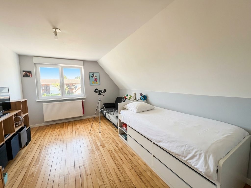 HUST Immobilien GmbH & Co. KG - Immobilienangebot - Salmbach / Birlenbach - Häuser - Familien aufgepasst! Schönes Anwesen mit 7 Zimmer und großem Grundstück in Salmbach, Frankreich