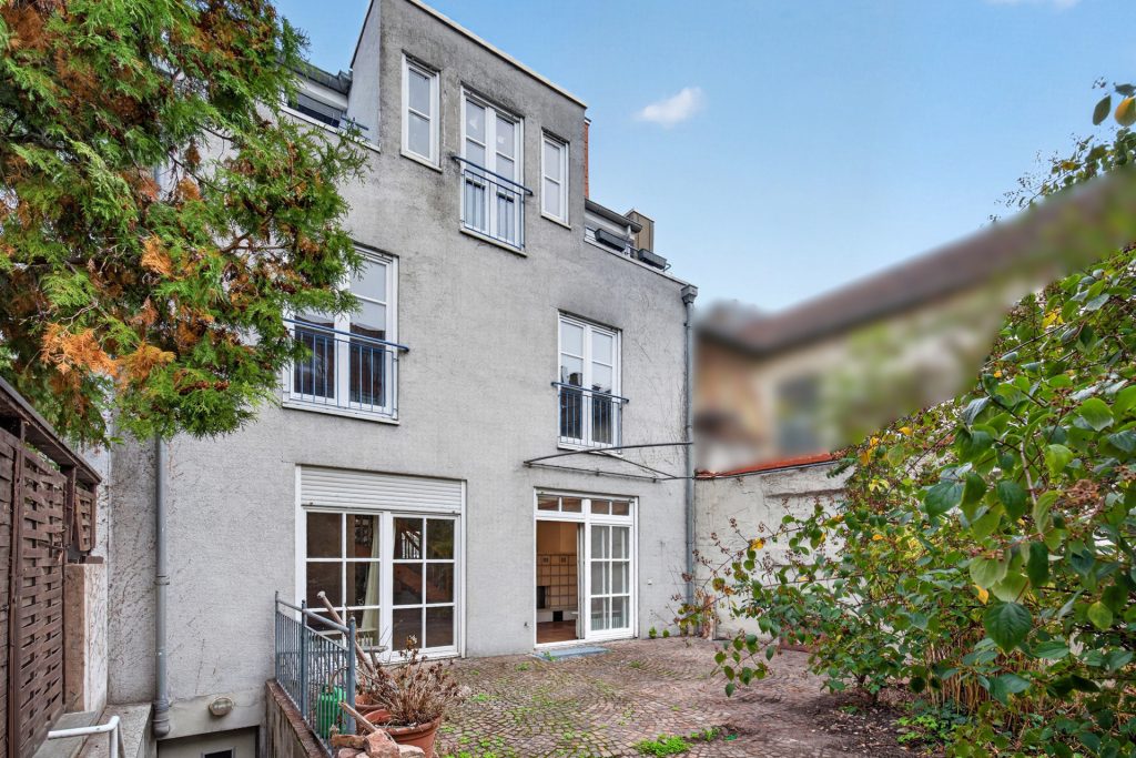 HUST Immobilien GmbH & Co. KG - Immobilienangebot - Karlsruhe / Durlach - Häuser - Platz für die Familie, Miete für die Finanzierung: Zweifamilienhaus in Durlach