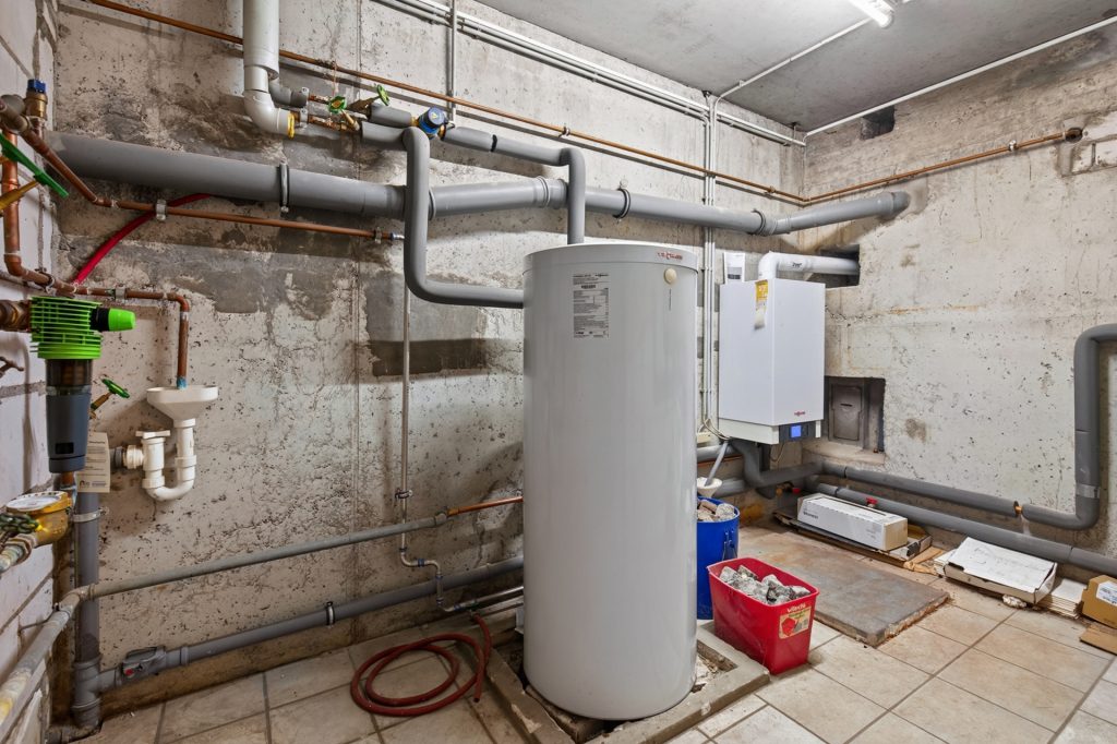 HUST Immobilien GmbH & Co. KG - Immobilienangebot - Karlsruhe / Durlach - Häuser - Platz für die Familie, Miete für die Finanzierung: Zweifamilienhaus in Durlach