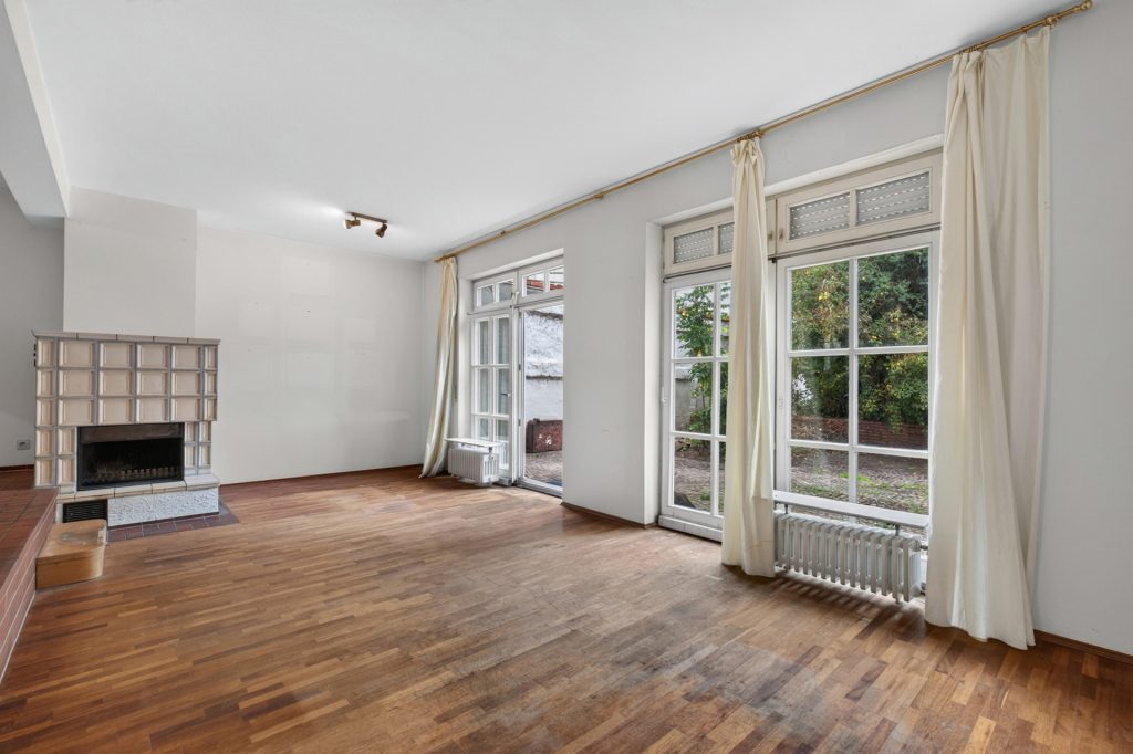 HUST Immobilien GmbH & Co. KG - Immobilienangebot - Karlsruhe / Durlach - Häuser - Platz für die Familie, Miete für die Finanzierung: Zweifamilienhaus in Durlach