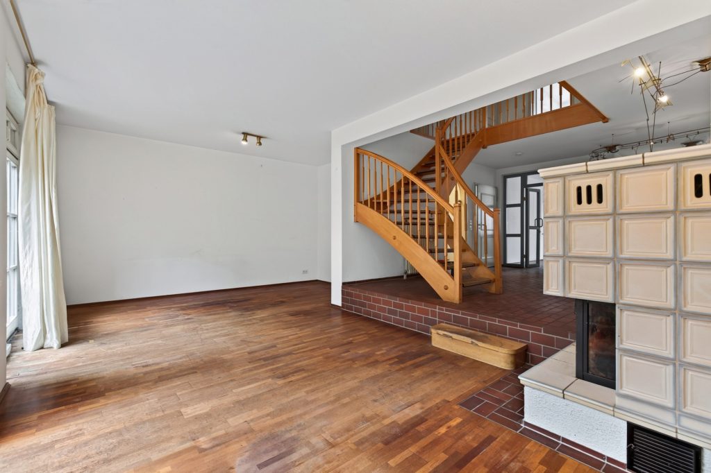HUST Immobilien GmbH & Co. KG - Immobilienangebot - Karlsruhe / Durlach - Häuser - Platz für die Familie, Miete für die Finanzierung: Zweifamilienhaus in Durlach