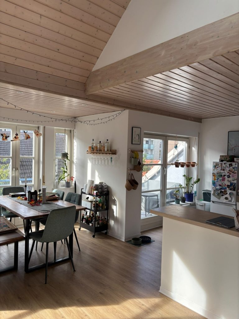 HUST Immobilien GmbH & Co. KG - Immobilienangebot - Karlsruhe / Durlach - Häuser - Platz für die Familie, Miete für die Finanzierung: Zweifamilienhaus in Durlach