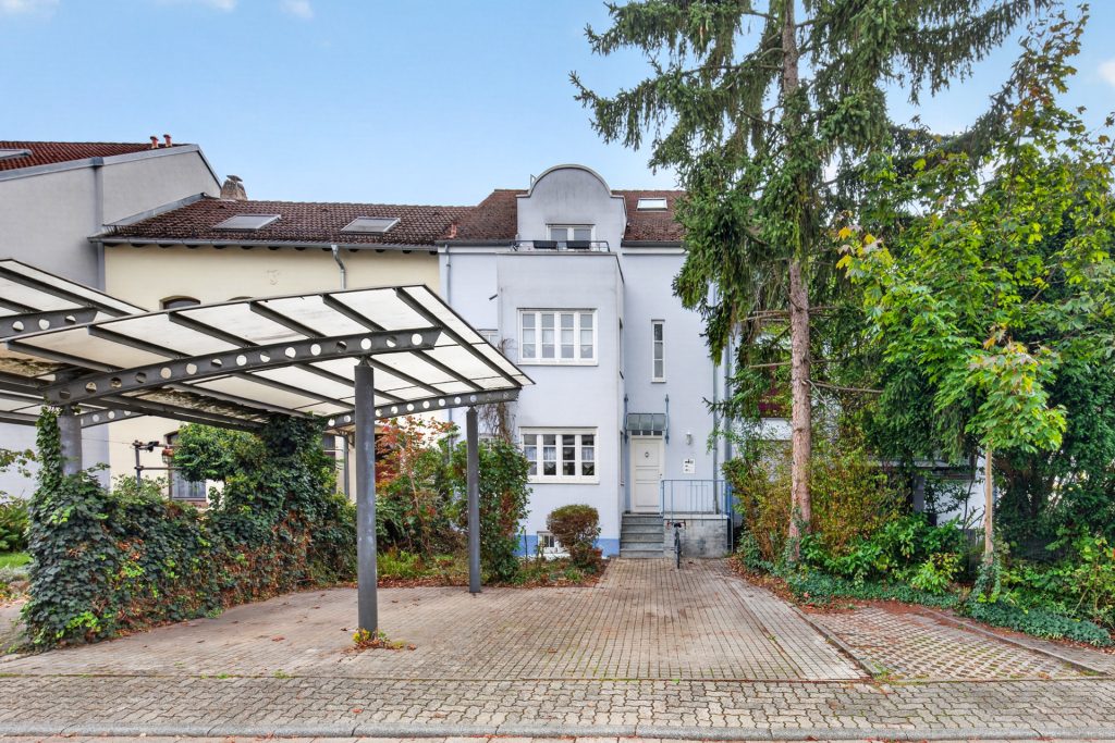 HUST Immobilien GmbH & Co. KG - Immobilienangebot - Karlsruhe / Durlach - Häuser - Platz für die Familie, Miete für die Finanzierung: Zweifamilienhaus in Durlach