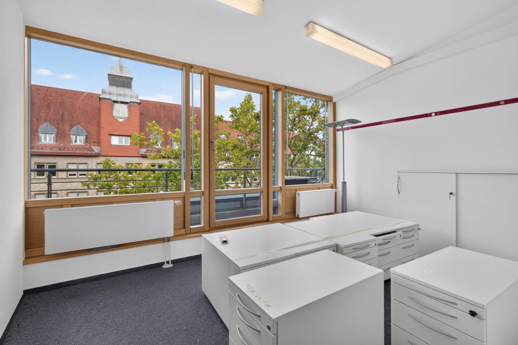 HUST Immobilien GmbH & Co. KG - Immobilienangebot - Karlsruhe - Gewerbe - Büro- oder Praxisfläche mit Parkblick zu attraktivem Mietkonditionen | ca. 270 m² | KA-Weststadt