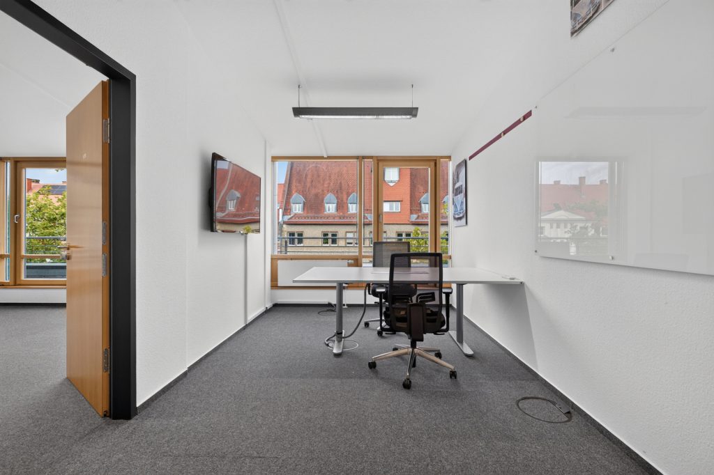 HUST Immobilien GmbH & Co. KG - Immobilienangebot - Karlsruhe - Gewerbe - Büro- oder Praxisfläche mit Parkblick zu attraktivem Mietkonditionen | ca. 270 m² | KA-Weststadt