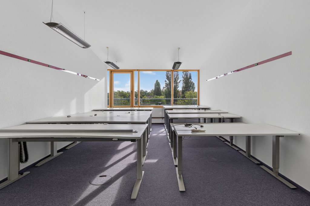 HUST Immobilien GmbH & Co. KG - Immobilienangebot - Karlsruhe - Gewerbe - Büro- oder Praxisfläche mit Parkblick zu attraktivem Mietkonditionen | ca. 270 m² | KA-Weststadt