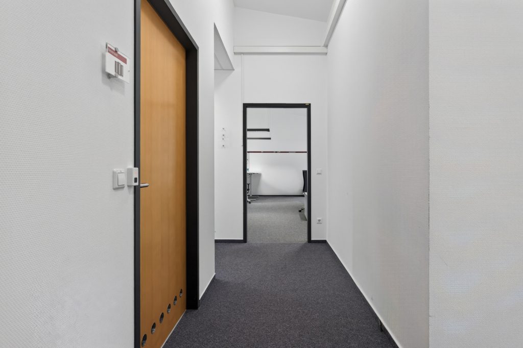 HUST Immobilien GmbH & Co. KG - Immobilienangebot - Karlsruhe - Gewerbe - Büro- oder Praxisfläche mit Parkblick zu attraktivem Mietkonditionen | ca. 270 m² | KA-Weststadt
