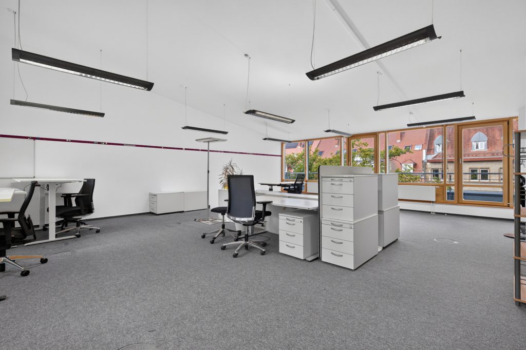 HUST Immobilien GmbH & Co. KG - Immobilienangebot - Karlsruhe - Gewerbe - Büro- oder Praxisfläche mit Parkblick zu attraktivem Mietkonditionen | ca. 270 m² | KA-Weststadt