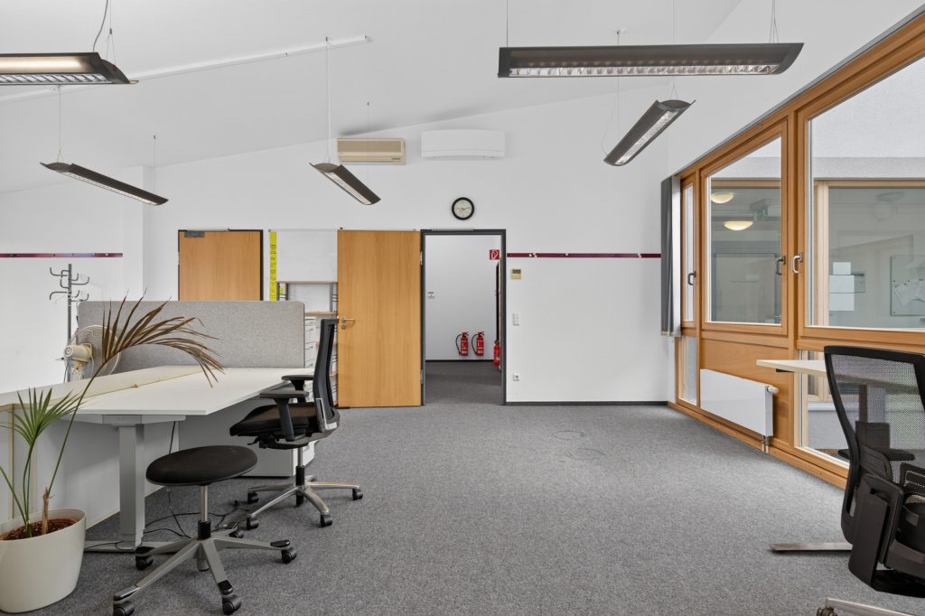 HUST Immobilien GmbH & Co. KG - Immobilienangebot - Karlsruhe - Gewerbe - Büro- oder Praxisfläche mit Parkblick zu attraktivem Mietkonditionen | ca. 270 m² | KA-Weststadt