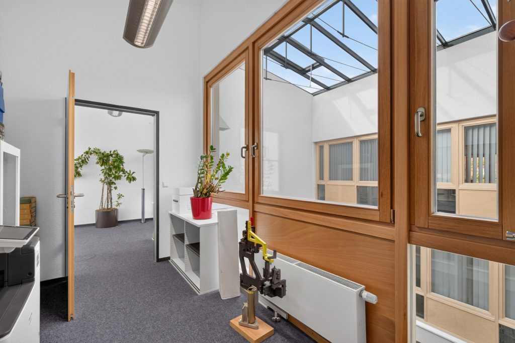 HUST Immobilien GmbH & Co. KG - Immobilienangebot - Karlsruhe - Gewerbe - Büro- oder Praxisfläche mit Parkblick zu attraktivem Mietkonditionen | ca. 270 m² | KA-Weststadt