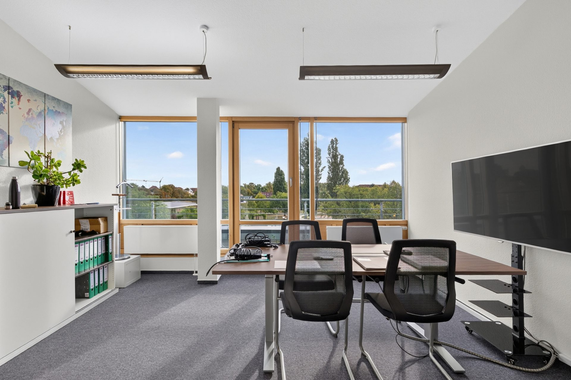 HUST Immobilien GmbH & Co. KG - Immobilienangebot - Karlsruhe - Gewerbe - Büro- oder Praxisfläche mit Parkblick zu attraktivem Mietkonditionen | ca. 270 m² | KA-Weststadt
