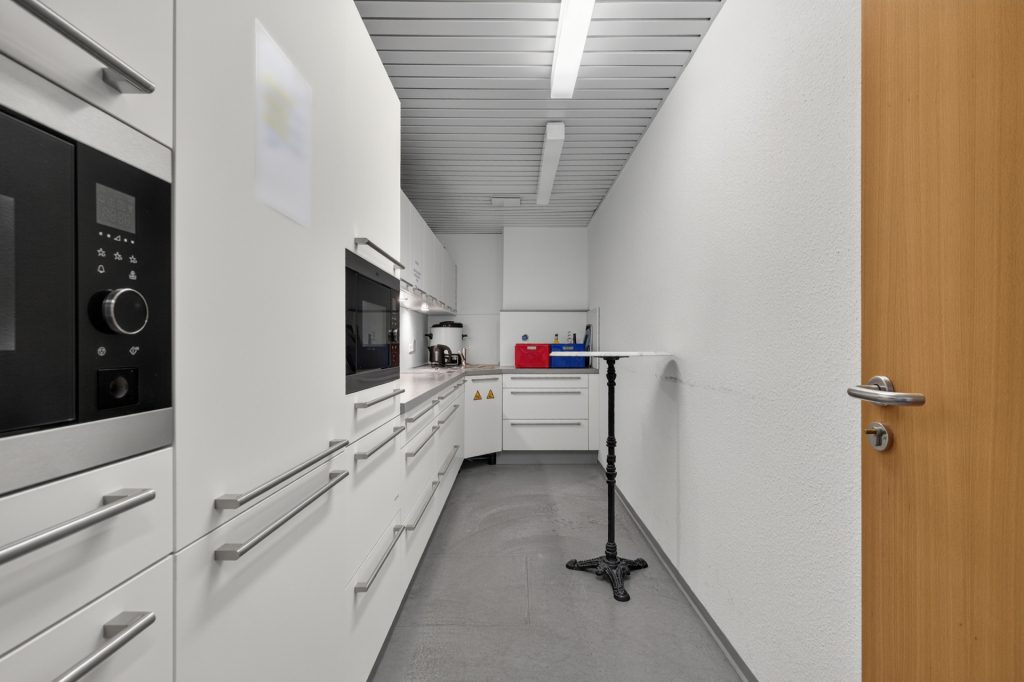 HUST Immobilien GmbH & Co. KG - Immobilienangebot - Karlsruhe - Gewerbe - Büro- oder Praxisfläche mit Parkblick zu attraktivem Mietkonditionen | ca. 270 m² | KA-Weststadt