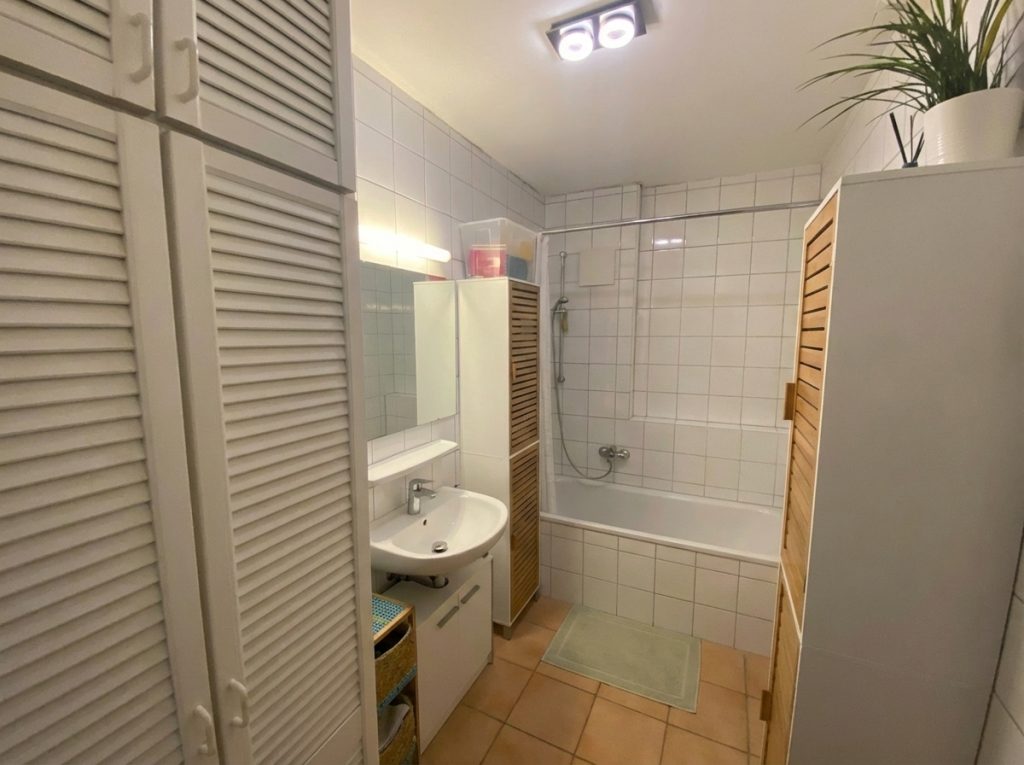 HUST Immobilien GmbH & Co. KG - Immobilienangebot - Karlsruhe / Daxlanden - Häuser - Gepflegtes 3 Parteienhaus mit tollem Grundstück in Daxlanden! Ideal Kapitalanleger und Eigennutzer!