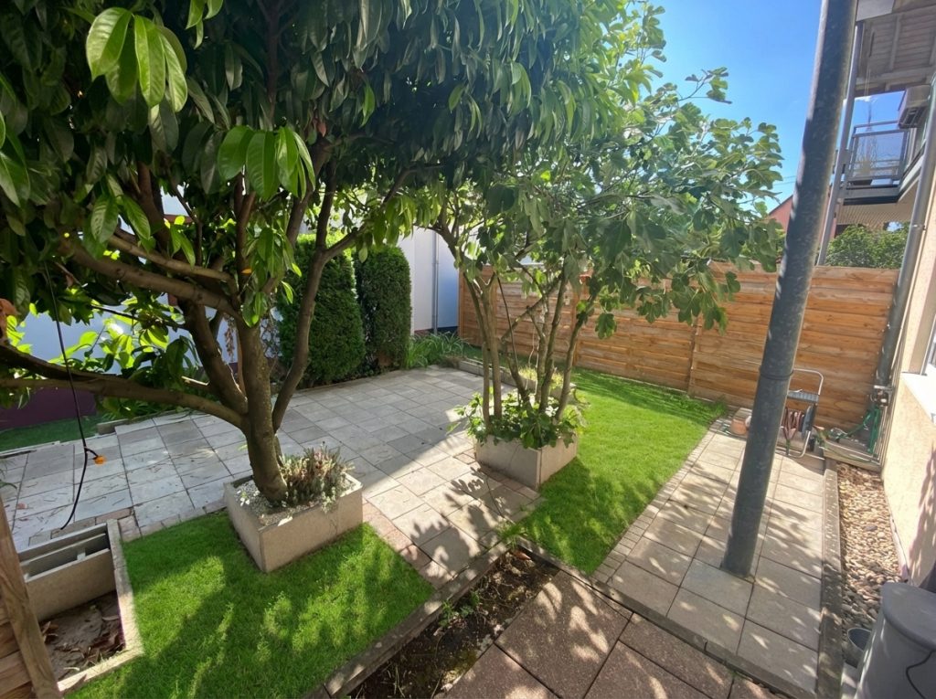 HUST Immobilien GmbH & Co. KG - Immobilienangebot - Karlsruhe / Daxlanden - Häuser - Gepflegtes 3 Parteienhaus mit tollem Grundstück in Daxlanden! Ideal Kapitalanleger und Eigennutzer!