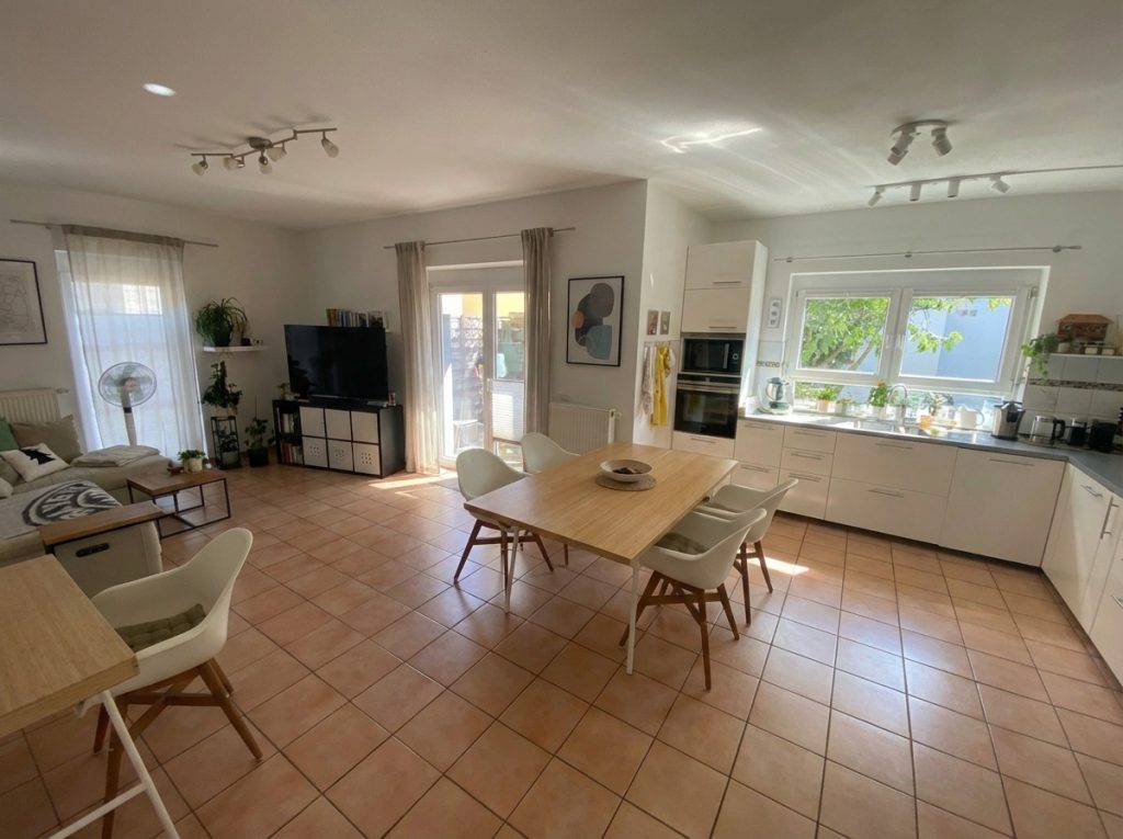 HUST Immobilien GmbH & Co. KG - Immobilienangebot - Karlsruhe / Daxlanden - Häuser - Gepflegtes 3 Parteienhaus mit tollem Grundstück in Daxlanden! Ideal Kapitalanleger und Eigennutzer!