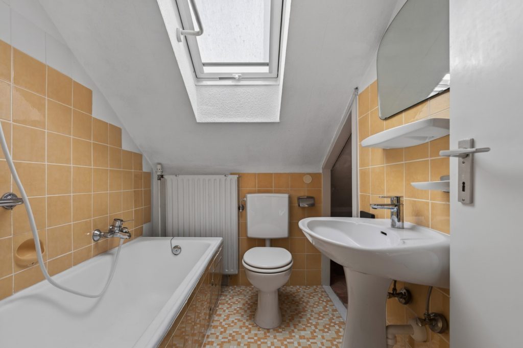 HUST Immobilien GmbH & Co. KG - Immobilienangebot - Karlsruhe - Häuser - Wohnen im Grünen: Großzügiges Reihenendhaus in begehrter Lage der Heidenstückersiedlung