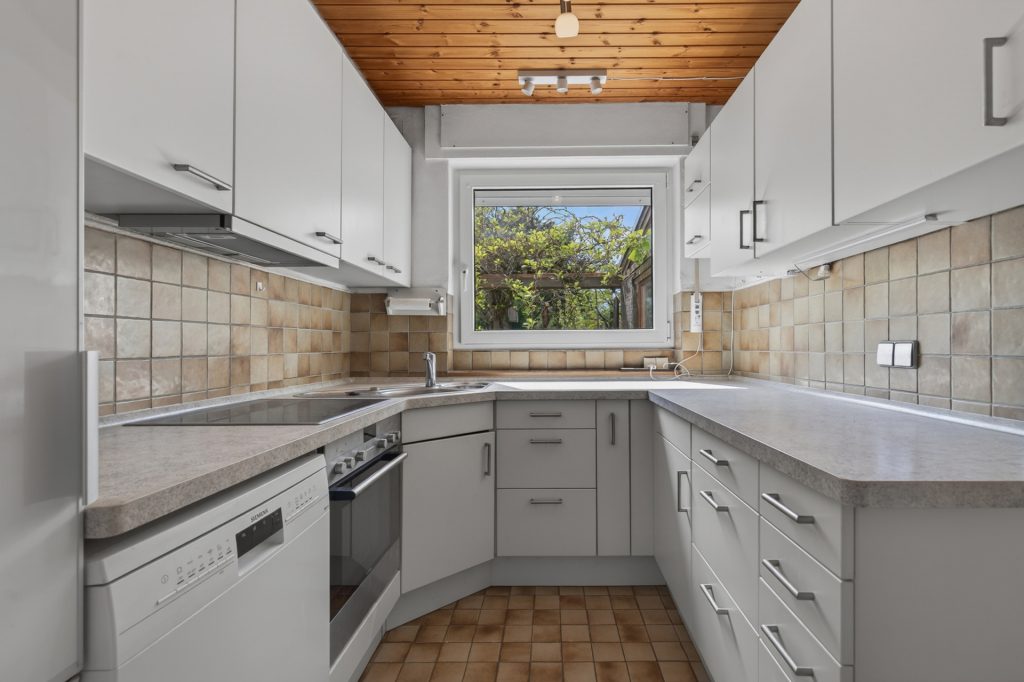 HUST Immobilien GmbH & Co. KG - Immobilienangebot - Karlsruhe - Häuser - Wohnen im Grünen: Großzügiges Reihenendhaus in begehrter Lage der Heidenstückersiedlung