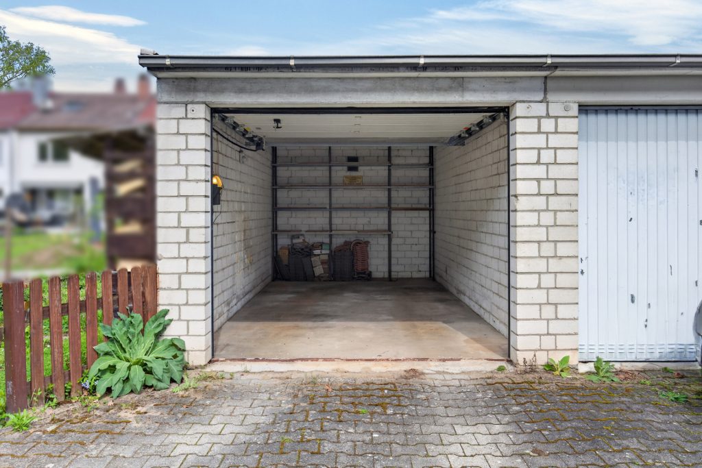 HUST Immobilien GmbH & Co. KG - Immobilienangebot - Karlsruhe - Häuser - Wohnen im Grünen: Großzügiges Reihenendhaus in begehrter Lage der Heidenstückersiedlung