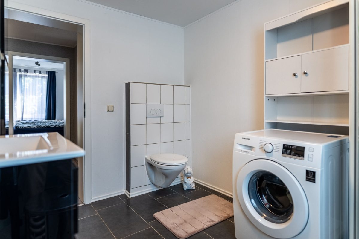 Immobilienangebot - Emmerthal - Alle - Attraktives Zweifamilienhaus in Lüntorf – 2019 kernsaniert & vielseitig nutzbar!