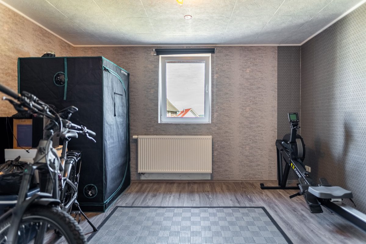 Immobilienangebot - Emmerthal - Alle - Attraktives Zweifamilienhaus in Lüntorf – 2019 kernsaniert & vielseitig nutzbar!