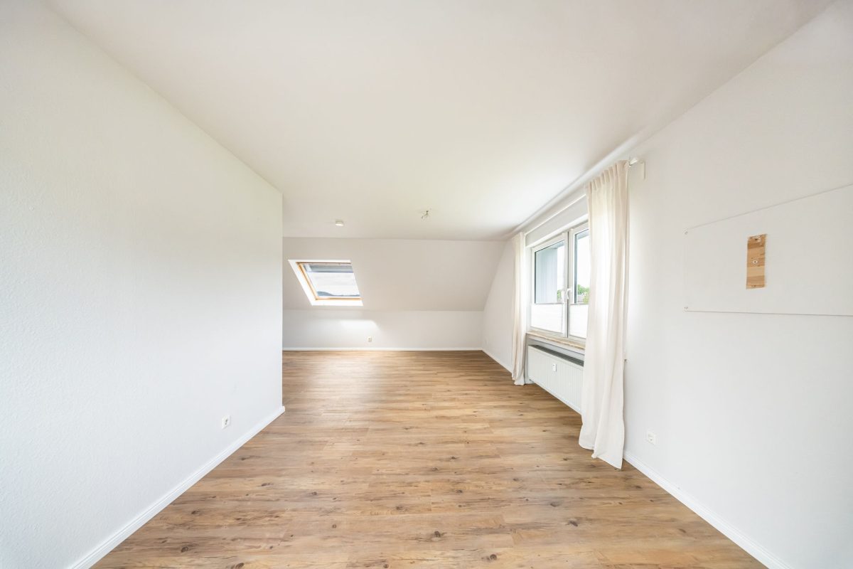 Immobilienangebot - Bad Pyrmont - Alle - Moderne 3-Zimmer-Dachgeschosswohnung mit tollem Balkon!