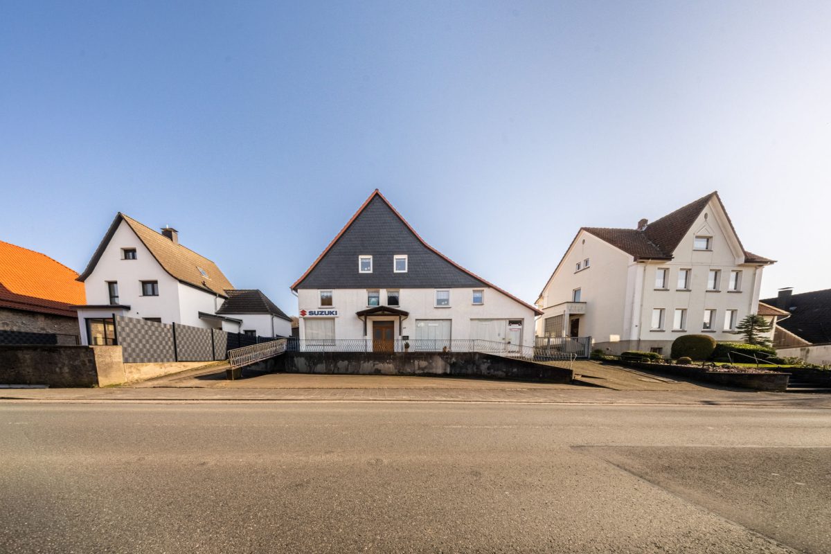 Immobilienangebot - Bad Pyrmont - Alle - Werkhalle, Garagen, Wohnraum: Ein Objekt für echte Macher