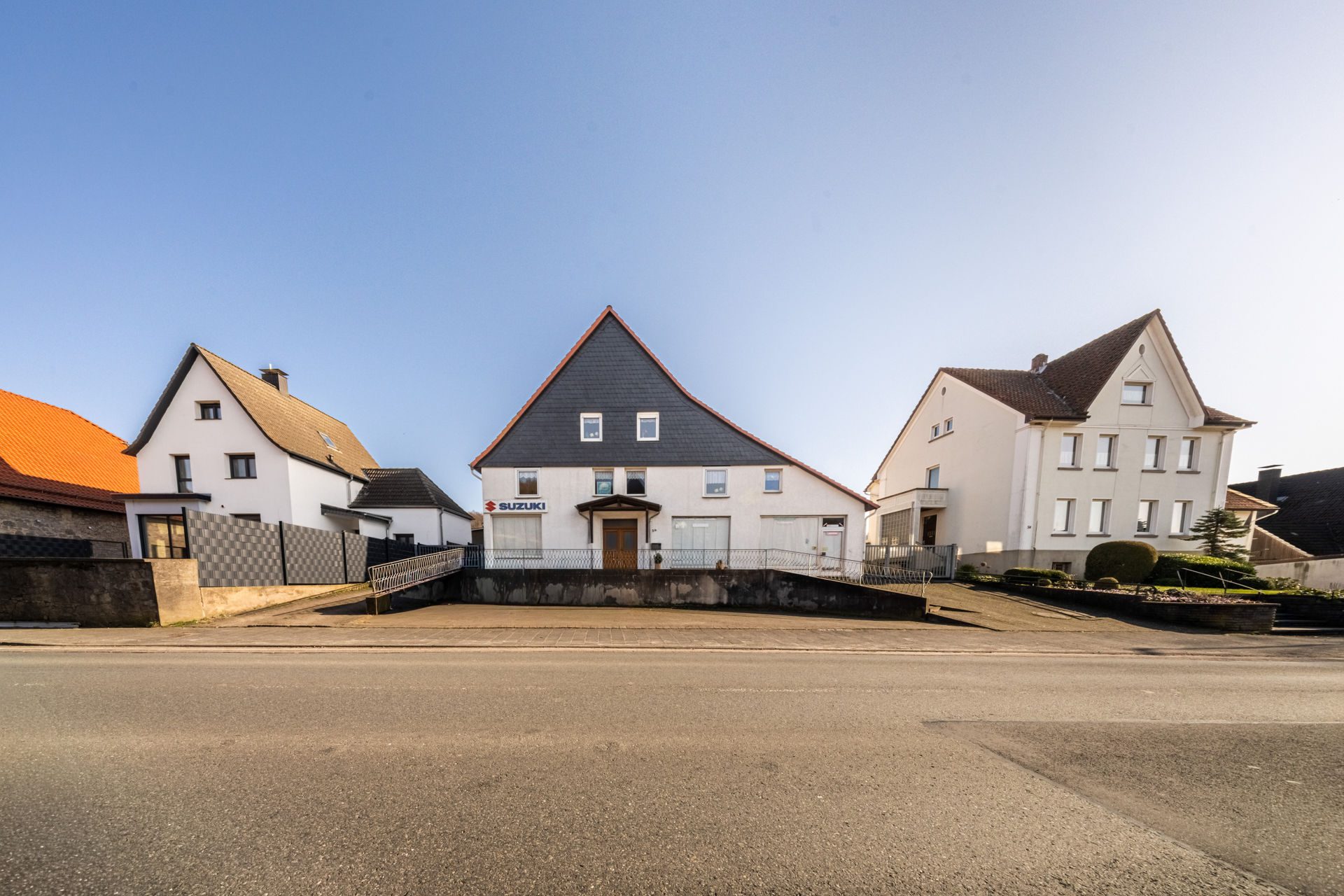 Immobilienangebot - Bad Pyrmont - Alle - Werkhalle, Garagen, Wohnraum: Ein Objekt für echte Macher
