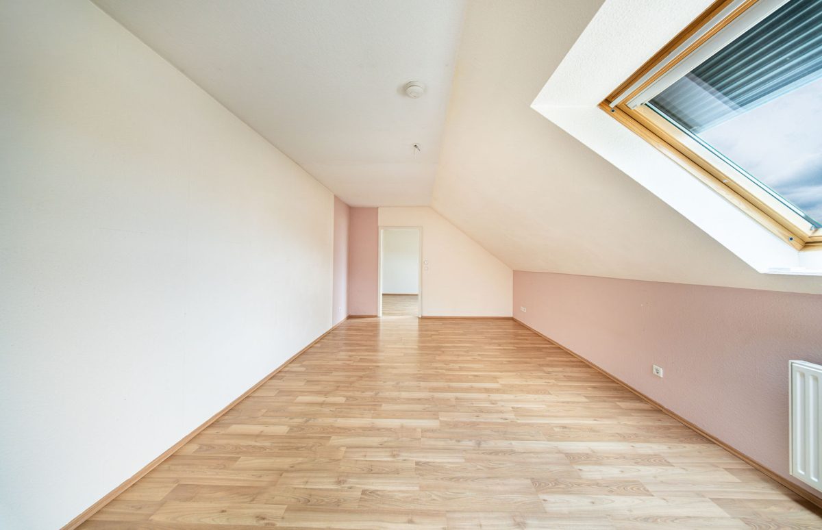 Immobilienangebot - Bad Pyrmont - Alle - Moderne 3-Zimmer-Dachgeschosswohnung mit tollem Balkon!