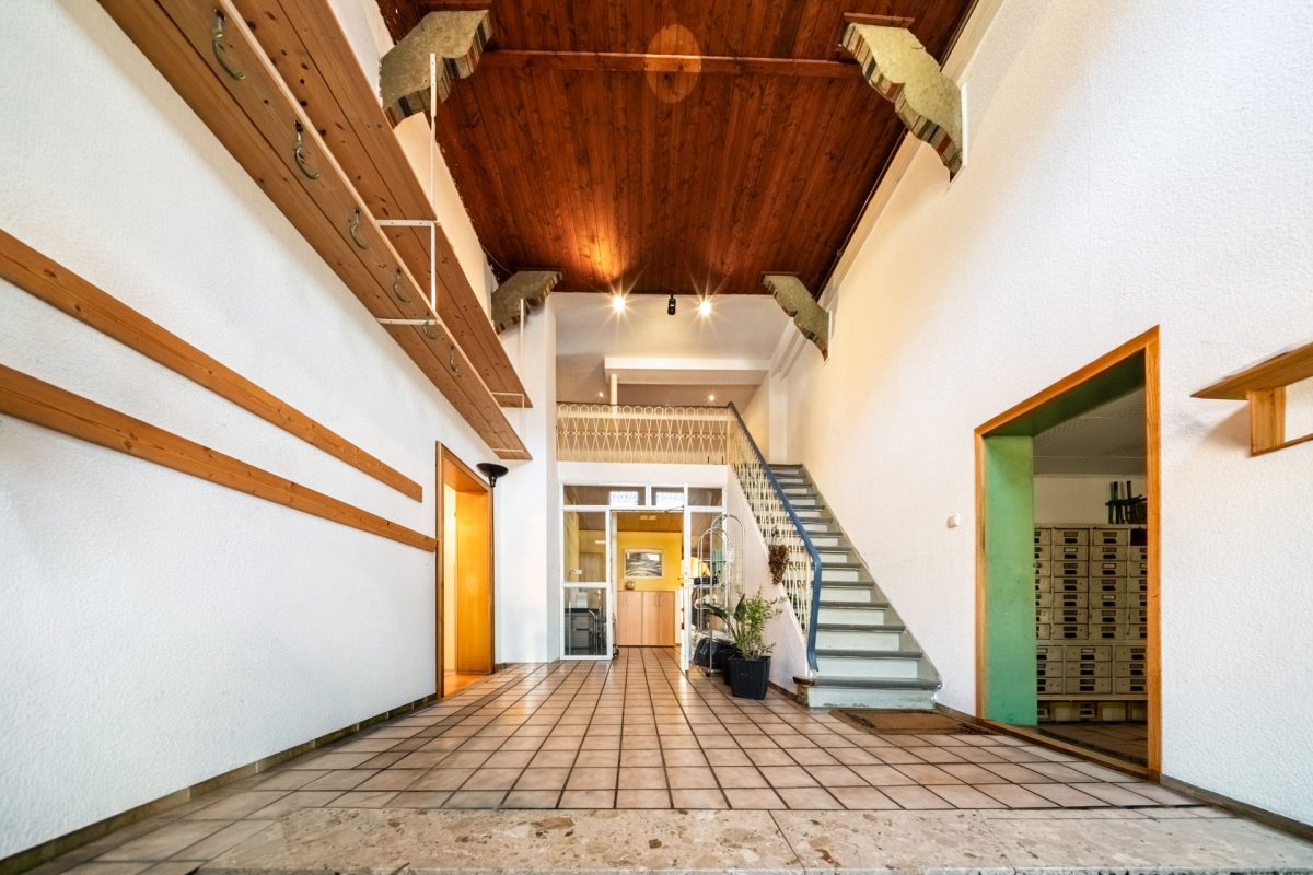 Immobilienangebot - Bad Pyrmont - Alle - Werkhalle, Garagen, Wohnraum: Ein Objekt für echte Macher