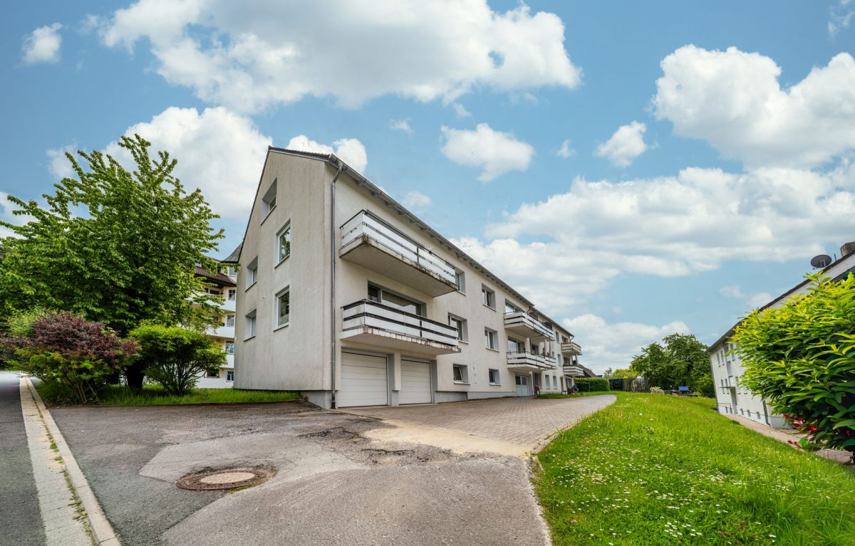 Immobilienangebot - Bad Pyrmont - Alle - Moderne 3-Zimmer-Dachgeschosswohnung mit tollem Balkon!