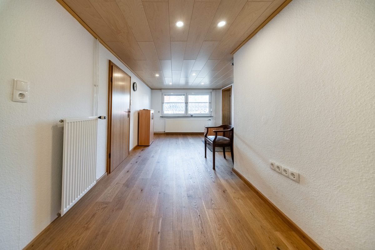 Immobilienangebot - Bad Pyrmont - Alle - Werkhalle, Garagen, Wohnraum: Ein Objekt für echte Macher