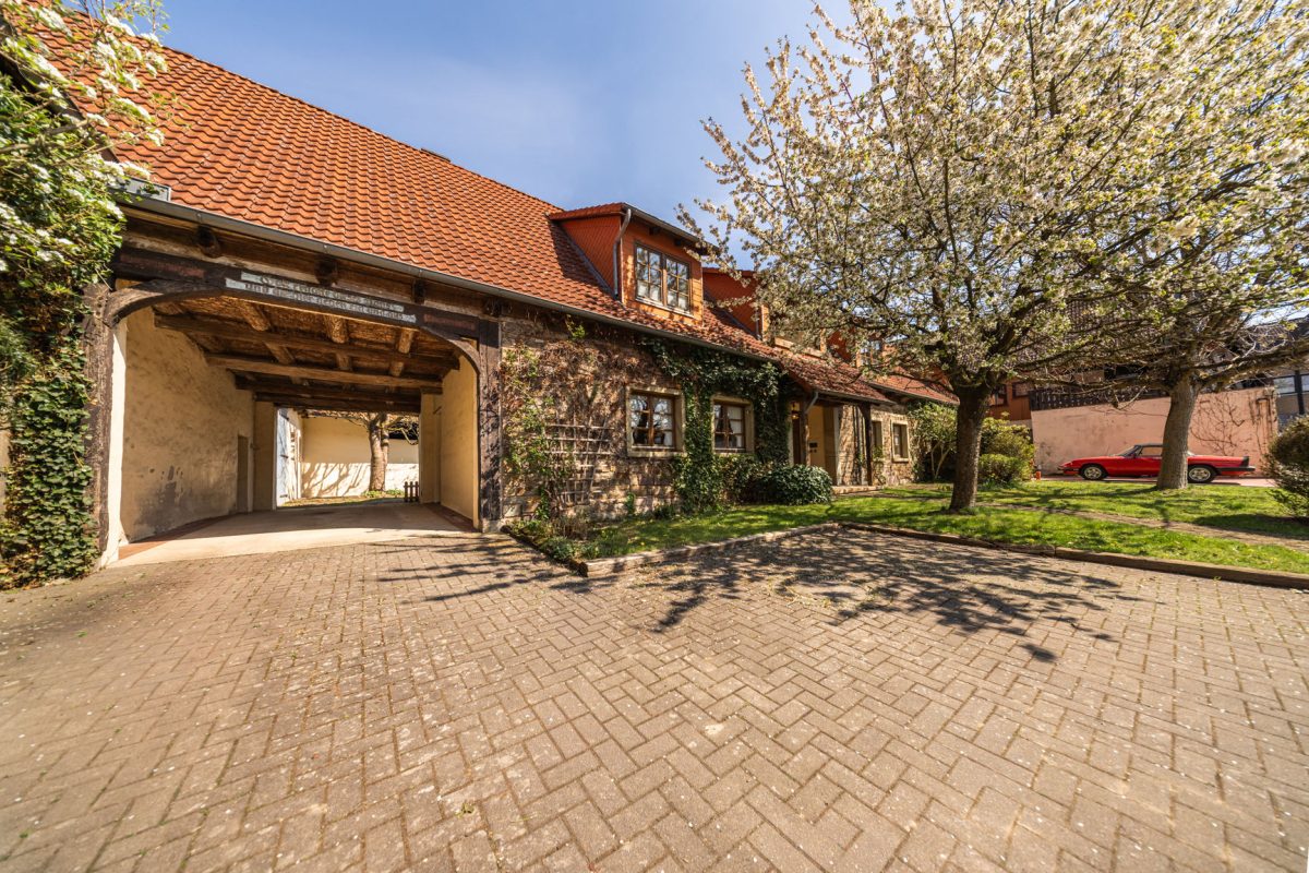Immobilienangebot - Aerzen - Alle - Wohnen mit Charakter: Großzügiges Familienhaus mit besonderem Charme