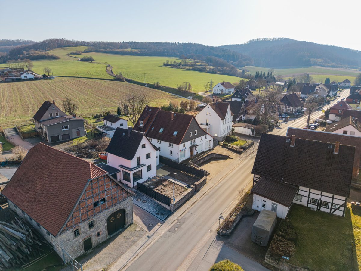 Immobilienangebot - Bad Pyrmont - Alle - Werkhalle, Garagen, Wohnraum: Ein Objekt für echte Macher