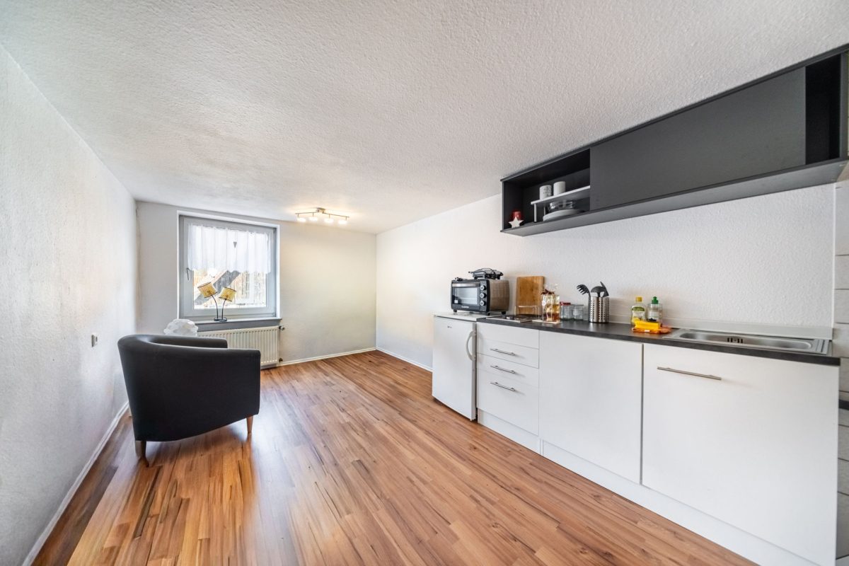 Immobilienangebot - Bad Pyrmont - Alle - Werkhalle, Garagen, Wohnraum: Ein Objekt für echte Macher