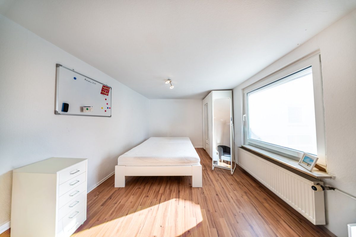 Immobilienangebot - Bad Pyrmont - Alle - Werkhalle, Garagen, Wohnraum: Ein Objekt für echte Macher