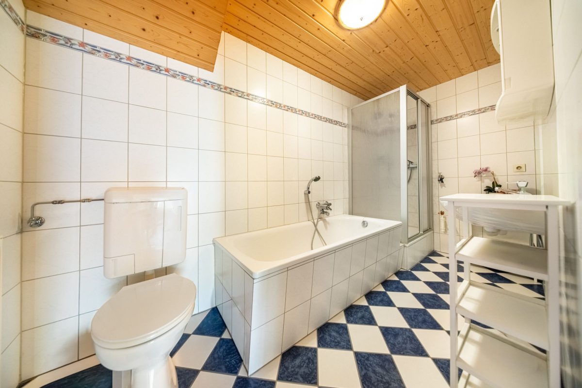 Immobilienangebot - Bad Pyrmont - Alle - Werkhalle, Garagen, Wohnraum: Ein Objekt für echte Macher