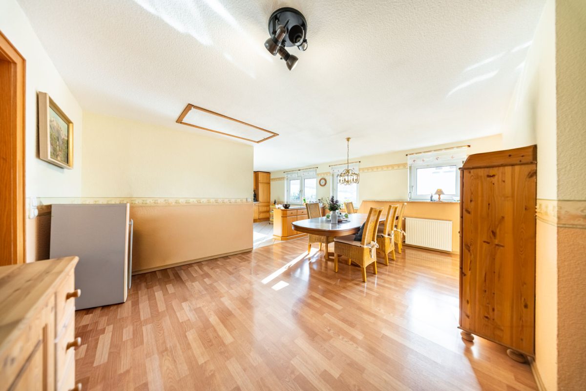 Immobilienangebot - Bad Pyrmont - Alle - Werkhalle, Garagen, Wohnraum: Ein Objekt für echte Macher
