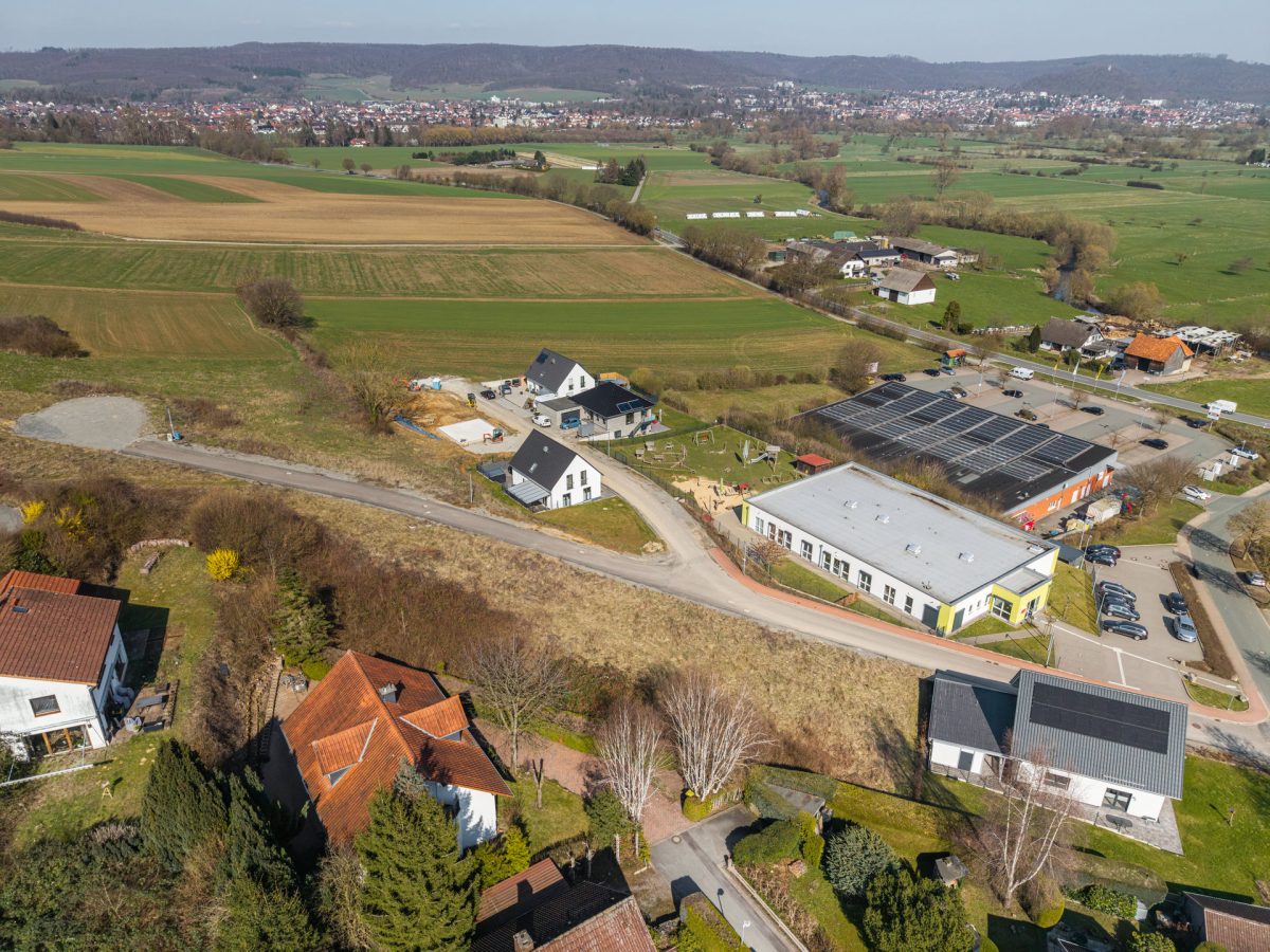 Immobilienangebot - Lügde - Grundstücke - Baugrundstück in ruhiger Sackgassenlage mit Panorama ins Weserbergland!