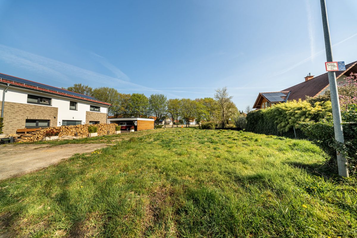 Immobilienangebot - Lügde - Grundstücke - Großzügiges Grundstück mit flexiblen Bebauungsmöglichkeiten in gewachsener Umgebung