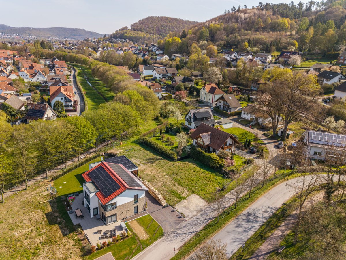 Immobilienangebot - Lügde - Grundstücke - Großzügiges Grundstück mit flexiblen Bebauungsmöglichkeiten in gewachsener Umgebung
