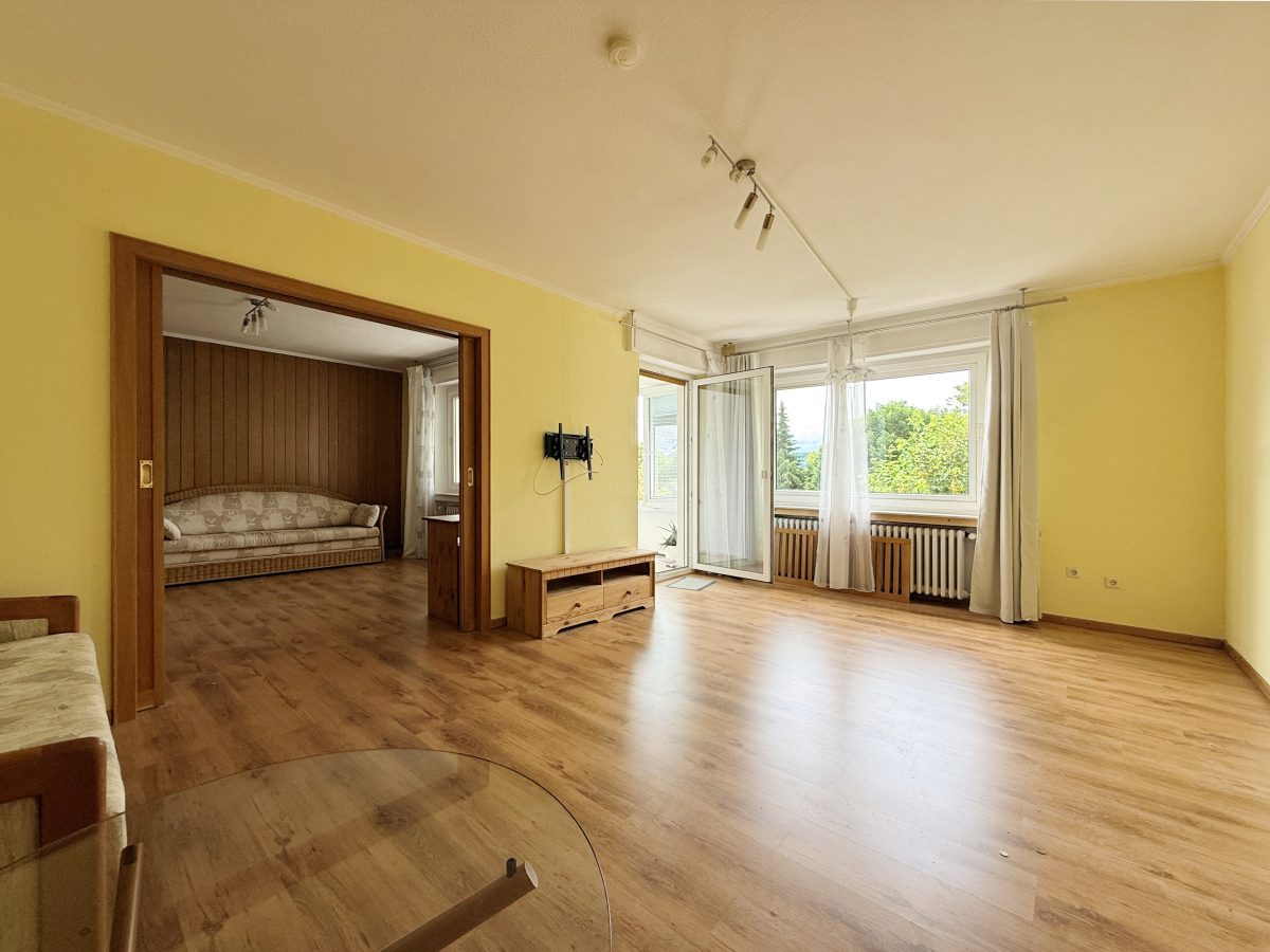 Immobilienangebot - Bad Pyrmont - Alle - Innenstadtnah wohnen mit Blick ins Grüne: 2,5 Zimmer mit Wintergarten!