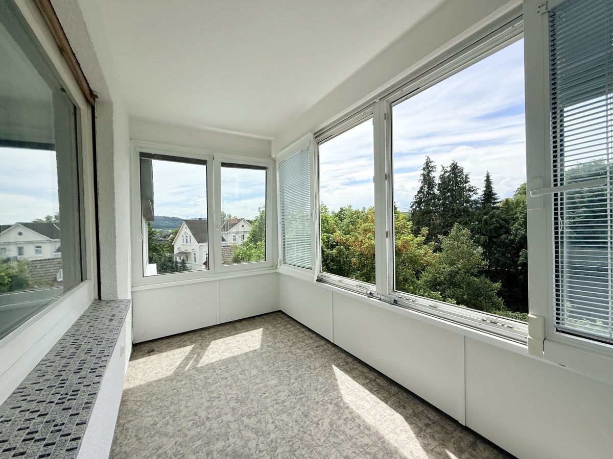 Immobilienangebot - Bad Pyrmont - Alle - Innenstadtnah wohnen mit Blick ins Grüne: 2,5 Zimmer mit Wintergarten!